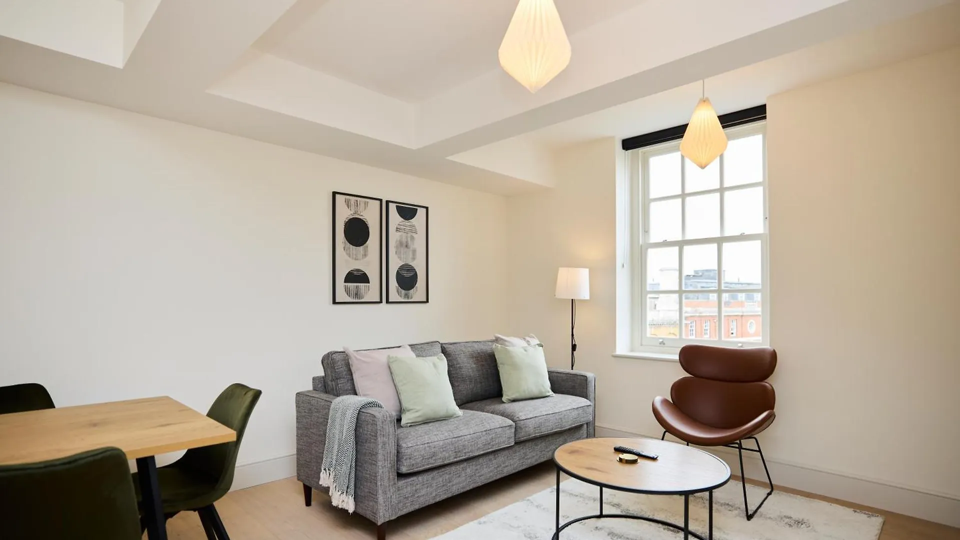 The East London Mile Hideout - Trendy 3Bdr Flat With Balcony Apartment